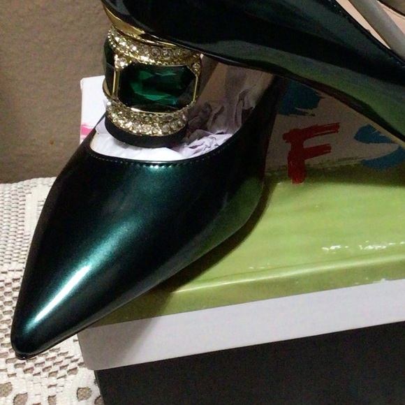 NEW FSJ Women Bridal Pointed Toe Chunky Block Low Heel Crystal Pumps Slip on. - Picture 3 of 15